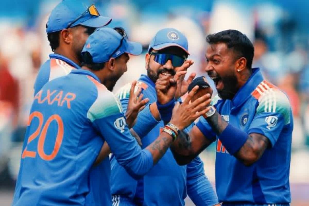 Rohit Sharma Fitness News: चैंपियन्स ट्रॉफी में खत्म हुआ रोहित शर्मा का सफर? फील्डिंग के दौरान हैमस्ट्रिंग में खिंचाव, पाकिस्तान को हराने के बाद कही ये बात