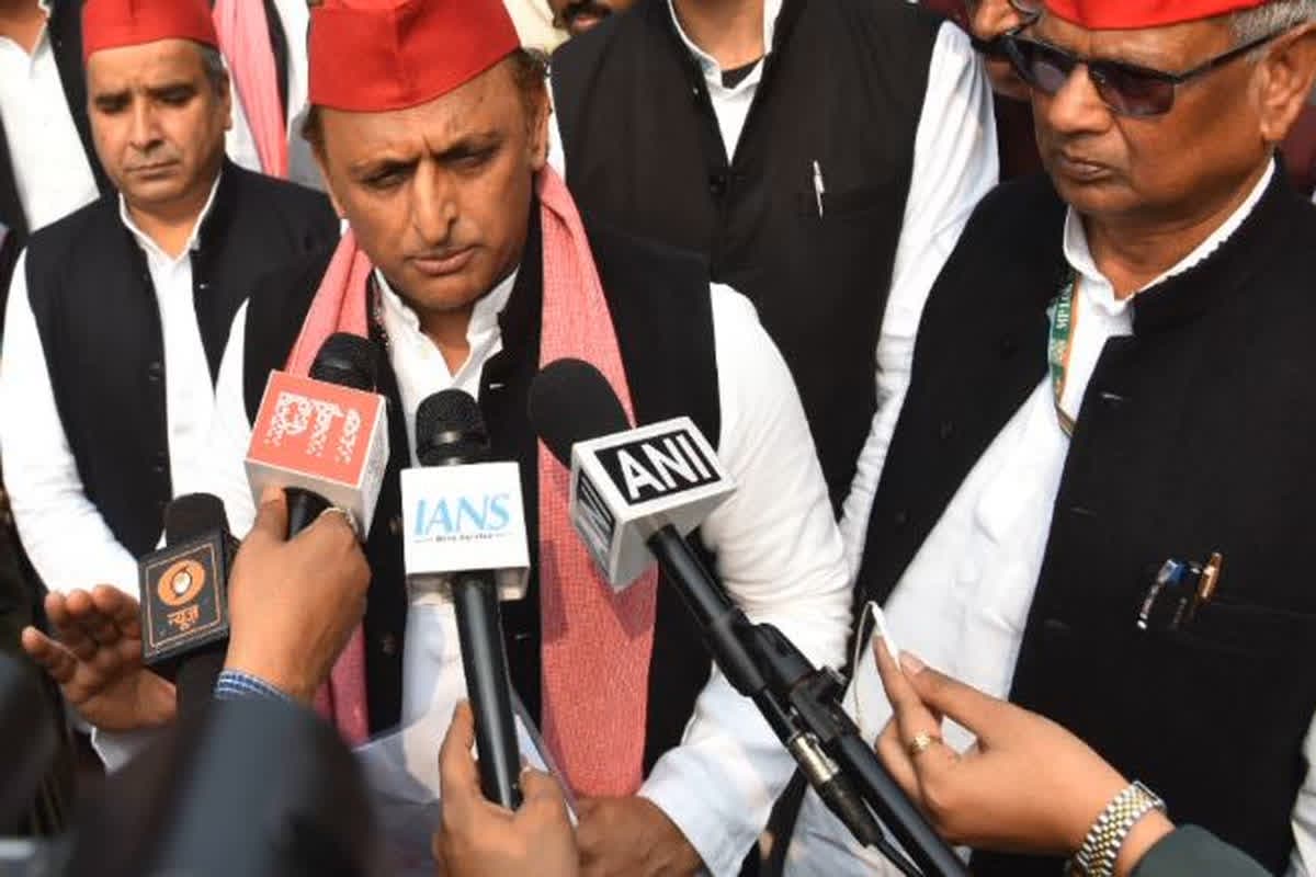 Satua Baba Targets Akhilesh Yadav: सतुआ बाबा बोले- जानबूझकर फैलाई गई अफवाह के चलते महाकुंभ में मची भगदड़, अखिलेश यादव…