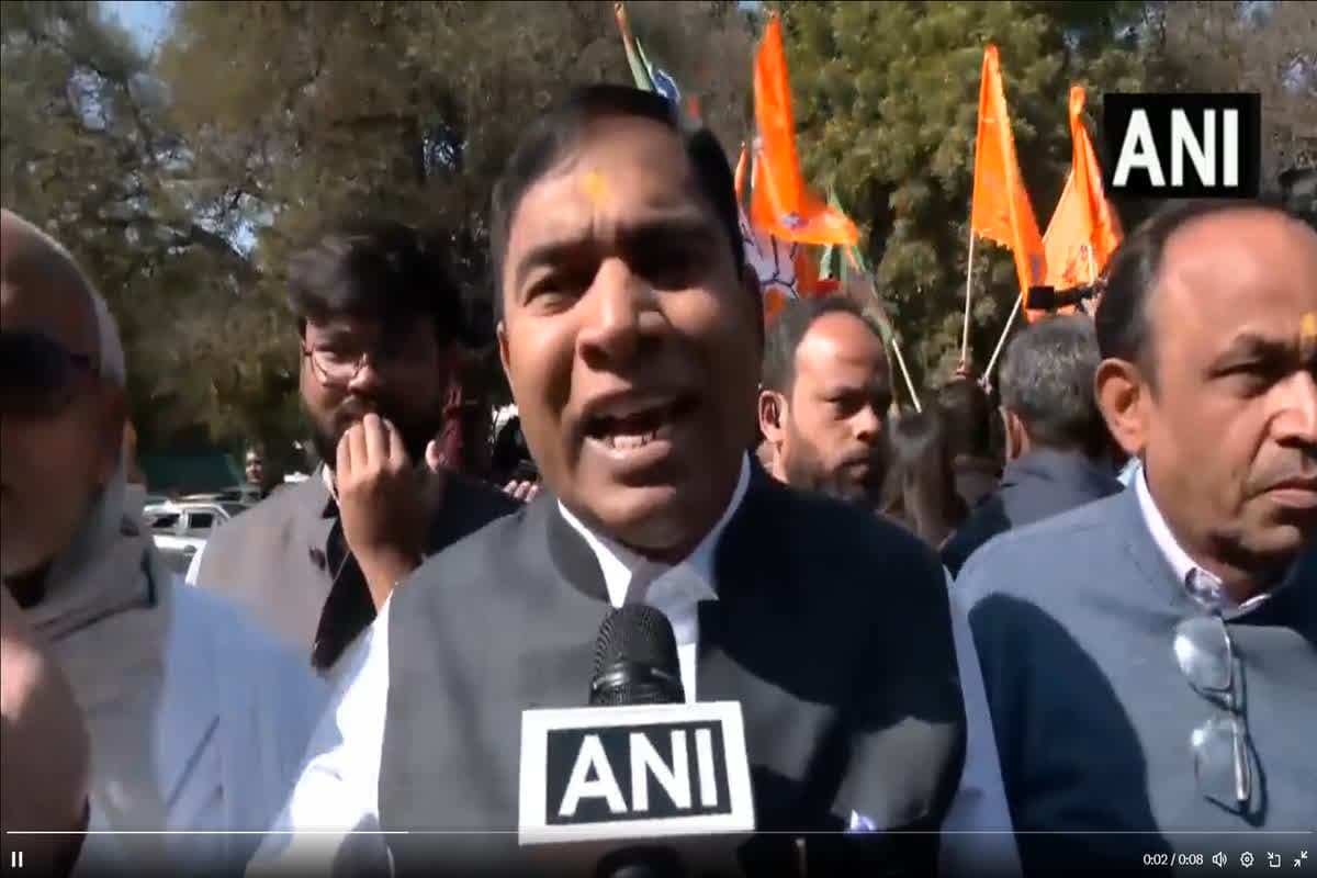 Delhi Election Results 2025 Live : “तिहाड़ जाएंगे केजरीवाल, सभी मॉडल फेल” बीजेपी सांसद योगेंद्र चंदोलिया का बड़ा बयान