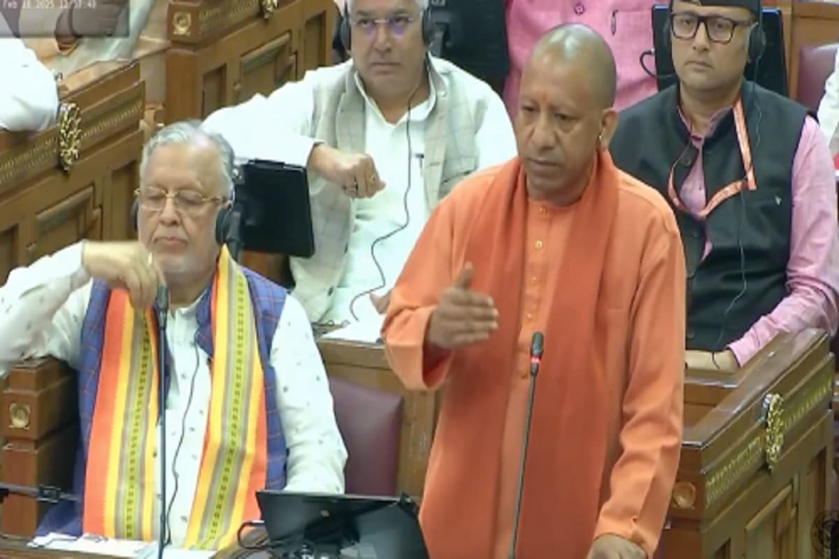UP Assembly Budget Session: ‘आमजनों के बच्चों को मौलवी बनाना चाहते हैं ये लोग’, विधानसभा में अचानक नेता प्रतिपक्ष पर भड़के सीएम योगी, किया जमकर हमला