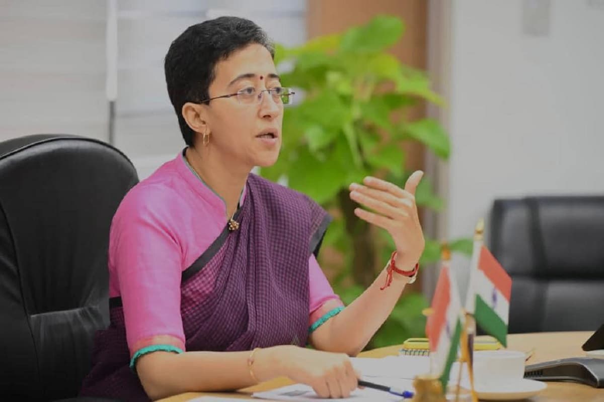 Atishi Marlena resign: दिल्ली के मुख्यमंत्री ने दिया इस्तीफा, उपराज्यपाल से मुलाकात कर सौंपा इस्तीफा पत्र
