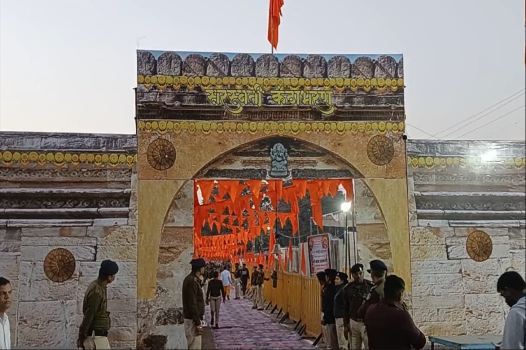 Maharshi Uttam Swami on Dhar Bhojshala : ‘कोई माई का लाल नमाज़ नहीं पड़ सकता..’ महर्षि उत्तम स्वामी का बड़ा बयान, उठाई नमाज़ बंद कराने की मांग