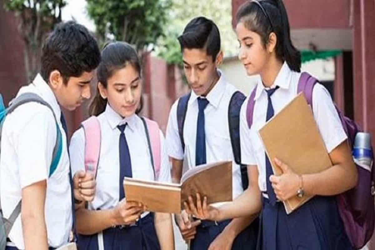CBSE Board Exam 2025 : 10वीं और 12वीं की परीक्षाएं कल से होगी शुरू, स्टूडेंट्स भूलकर भी न करें ये गलती, जान लें गाइडलाइन