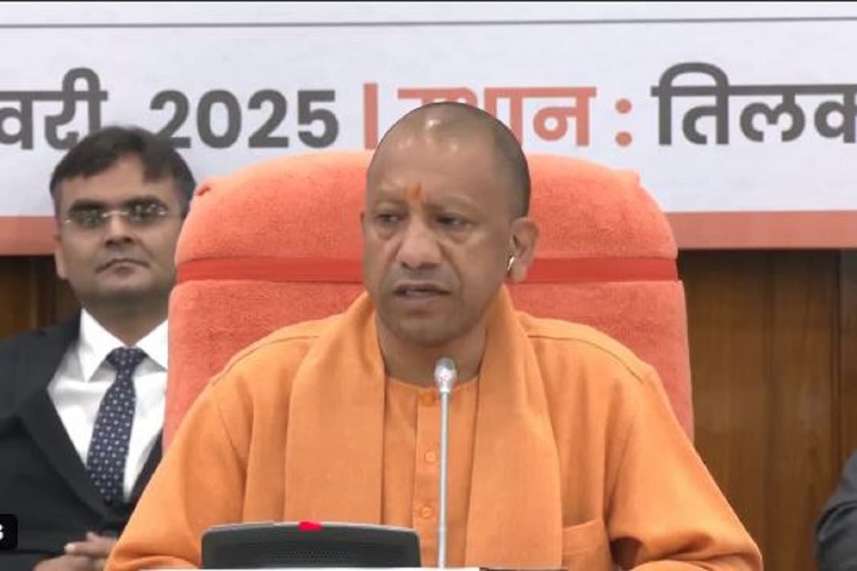 UP budget 2025: गरीबों, किसानों, युवाओं, महिलाओं के लिए बजट में बड़े ऐलान, सीएम योगी ने की सराहना