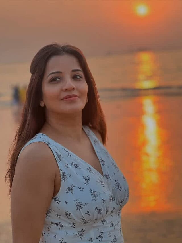 Monalisa Hot Pic: समंदर किनारे वेलेंटाइन डे मनाने निकली भोजपुरी अदाकारा मोनालिसा