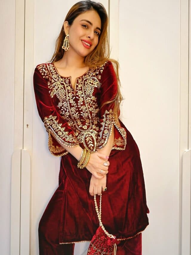 Neha Malik Punjabi Suit Look: लाल सूट, सुनहरे बाल.. पंजाबी कुड़ी बनी नेहा मलिक, दिए बेहद कातिलाना पोज
