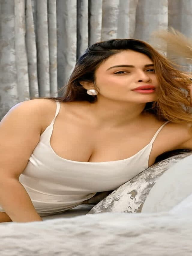 Neha Malik Hot Pics: Neha Malik ने शेयर की ग्लैमरस तस्वीरें, सोशल मीडिया पर छाया एक्ट्रेस का हॉट अंदाज