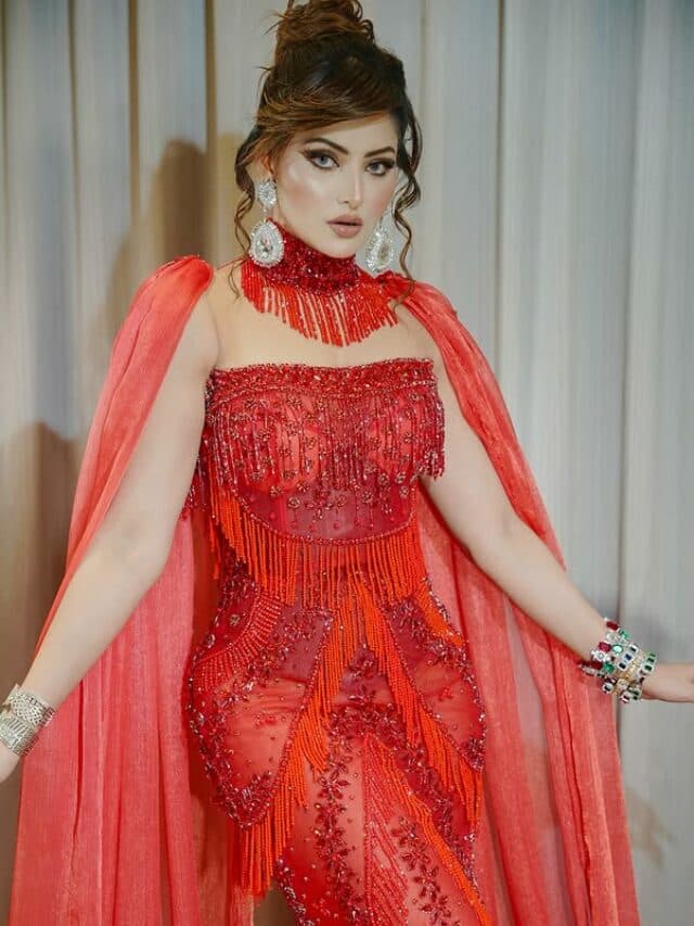 Urvashi Rautela Photo: रेड ड्रेस में उर्वशी रौतेला ने गिराई हुस्न की बिजलियां, देखें ग्लैमरस तस्वीरें