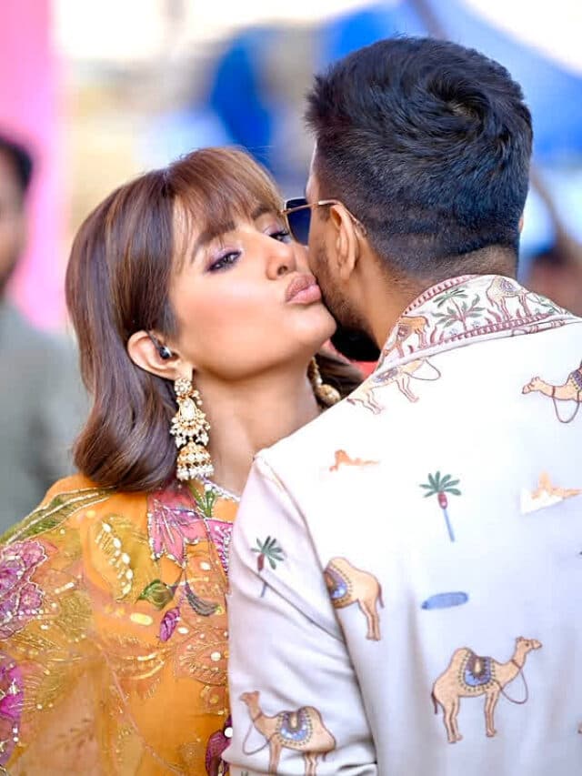 Hina Khan Hot Pic: बॉयफ्रेंड रॉकी पर प्यार लुटाती दिखी हिना खान, शेयर की रोमांटिक तस्वीरें
