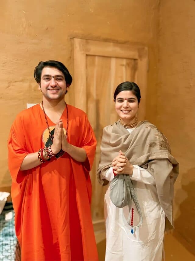 Devi Chitralekha in Mahakumbh: कथावाचक देवी चित्रलेखा पहुंचीं महाकुंभ, बागेश्वर सरकार के साथ शेयर कीं तस्वीरें