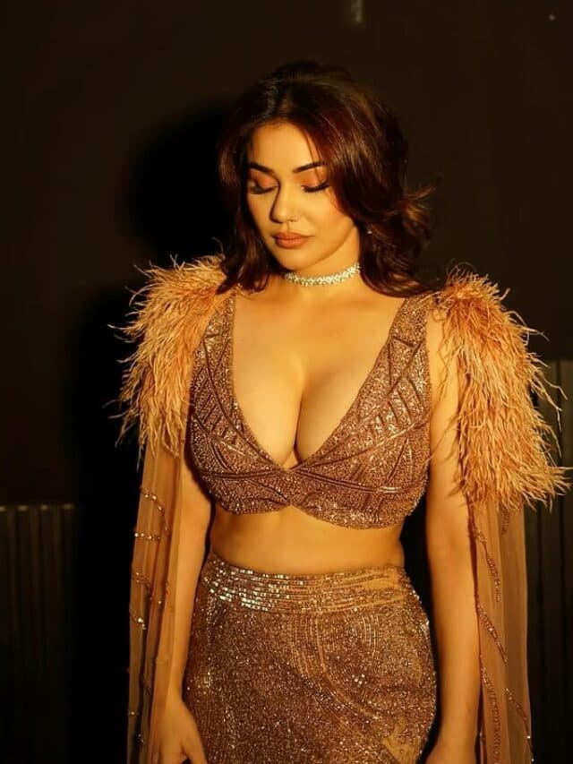 Kangna Sharma: कंगना शर्मा की सेक्सी अदाओं ने सोशल मीडिया पर लगाई आग, तस्वीरें देख फैंस के उड़े होश