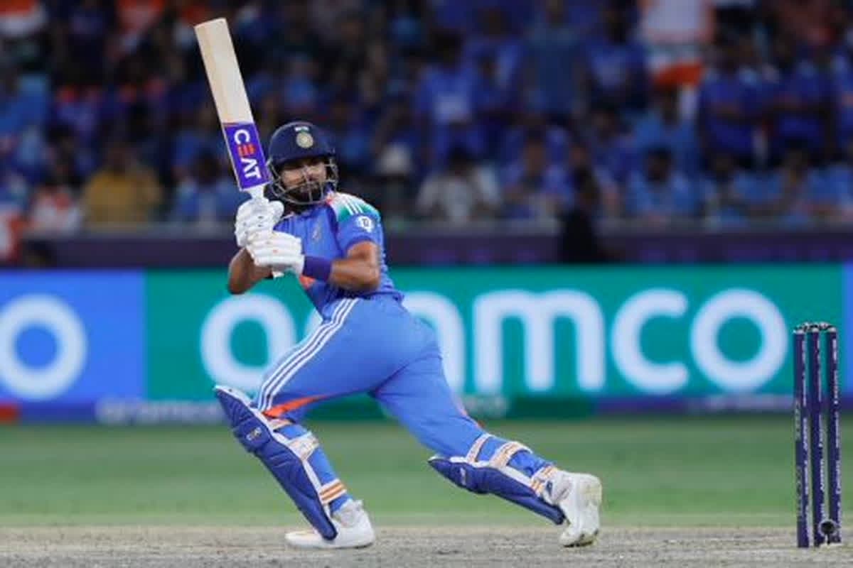 India vs Pakistan Champions Trophy 2025: शुभमन गिल को आंखें तरेरना पाकिस्तानी गेंदबाज को पड़ गया भारी, श्रेयश अय्यर ने लिया बदला, कर दी धुनाई