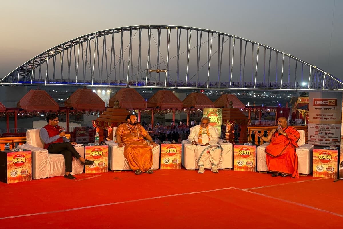 Mahakumbh Conclave 2025: अपने पापों से मुक्त होना चाहते हैं तो आकर गंगा में डुबकी लगाइए…,नवल गिरी महाराज ने गंगा पर उंगली उठाने वालों पर कसा तंज