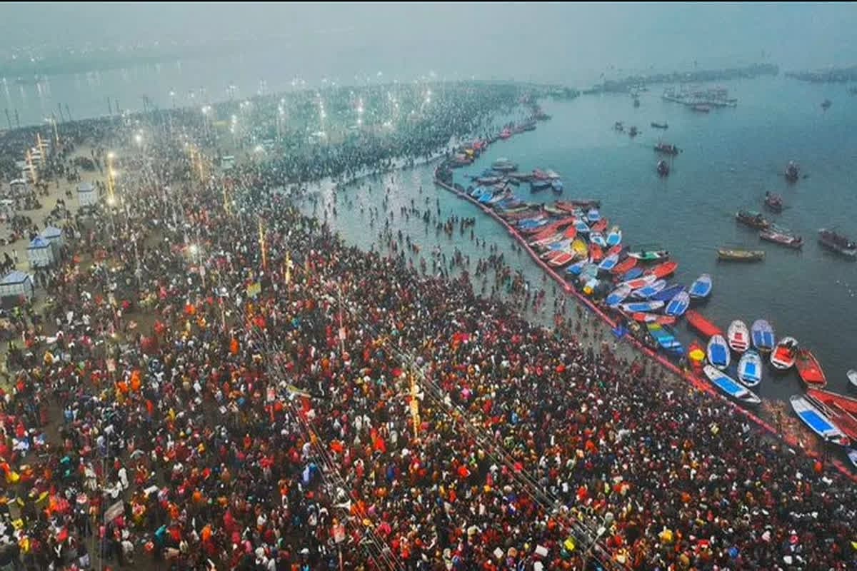 Mahashivratri me Sangam Snan: महाशिवरात्रि पर संगम घाट के लिए कितने दूर चलना होगा? Image Source: X