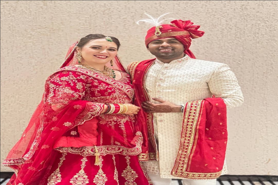 Desi Man Marriage With German Girl : देसी छोरे को दिल दे बैठी जर्मनी की लड़की.. अग्नि को साक्षी मानकर लिए सात फेरे, वैदिक मंत्रों की ध्वनि से गूंज उठा मंडप