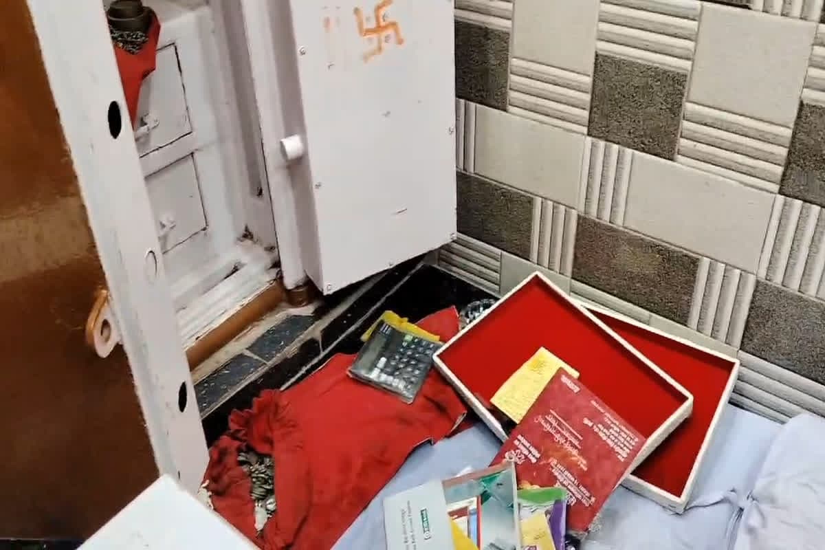 Robbery In Bhind : सराफा व्यापारी पर कट्‌टा अड़ाकर दिनदहाड़े लूट की वारदात, तीन बदमाशों ने ऐसे दिया घटना को अंजाम