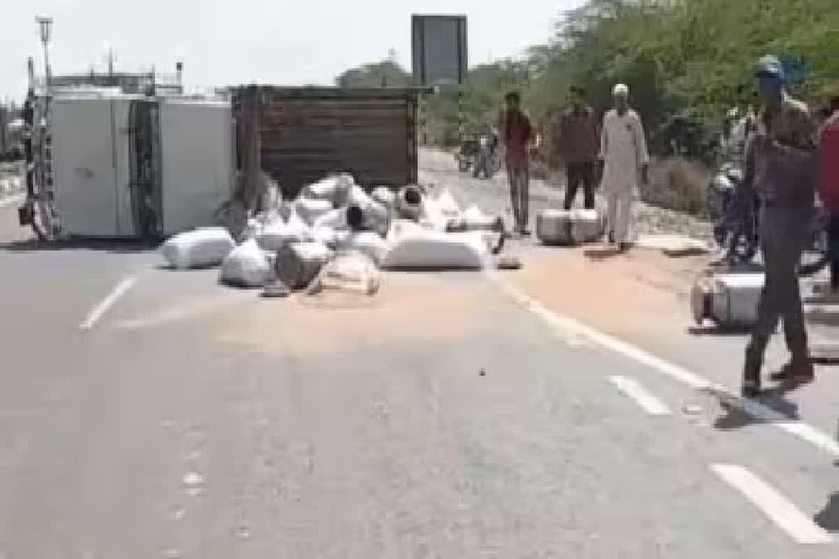 Road Accident In UP: 1 दर्जन से ज्यादा परीक्षार्थी हुए घायल, पिकअप वाहन और बस में हुई टक्कर