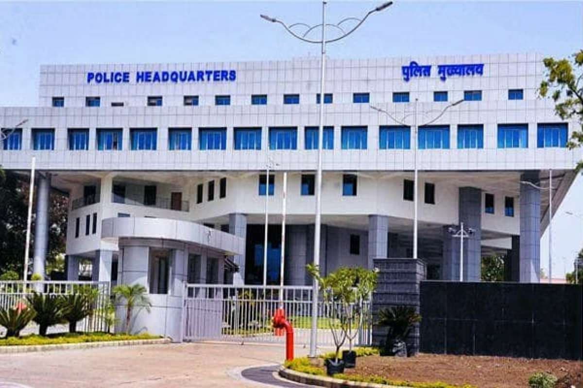 IPS Transfer-Posting News: पुलिस मुख्यालय में बड़ा फेरबदल.. तीन सीनियर IPS अफसरों को मिली बड़ी जिम्मेदारी, नीतू ठाकुर को एआईजी रेडियो की कमान