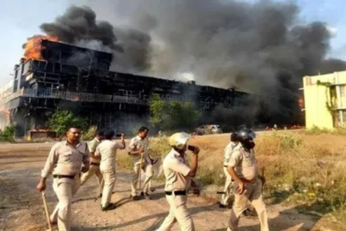 Baloda Bazar Hinsa Updates: आप पार्टी का जिलाध्यक्ष भुनेश्वर डहरिया गिरफ्तार.. बलौदाबाजार हिंसा मामले में ये दो आरोपी भी हिरासत में
