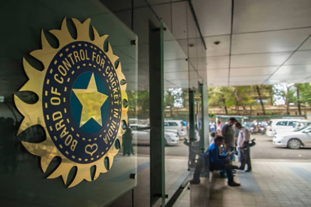 BCCI Central Contract 2025 Players List: बीसीसीआई के सेंट्रल कॉन्ट्रैक्ट में श्रेयश अय्यर और इशान किशन की वापसी, रो-को हैं A+ कैटेगरी में, देखिए किन खिलाड़ियों को किया गया शामिल