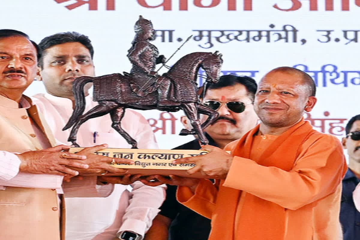 CM Yogi Adityanath Speech: ‘अकबर-औरंगजेब नहीं, शिवाजी और महाराणा प्रताप हैं हमारे असली नायक’, CM योगी आदित्यनाथ का बड़ा बयान