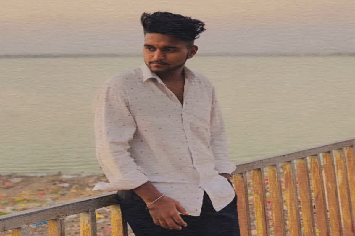 Girlfriend Demands iPhone : प्रेम में फायदा! गर्लफ्रेंड करती थी महंगे गिफ्ट की डिमांड, Iphone मांगी तो युवक ने उठाया ये खौफनाक कदम, भाभी ने खोल दिए सारे राज़