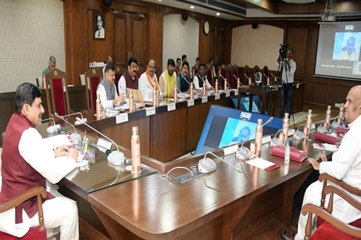 MP News : ‘छावा’ फिल्म देखेगी MP की मोहन सरकार, मंत्री और विधायकों के साथ इतने बजे पहुंचेंगे ओपन थियेटर, कुछ दिन पहले ही मूवी को किया था टैक्स फ्री