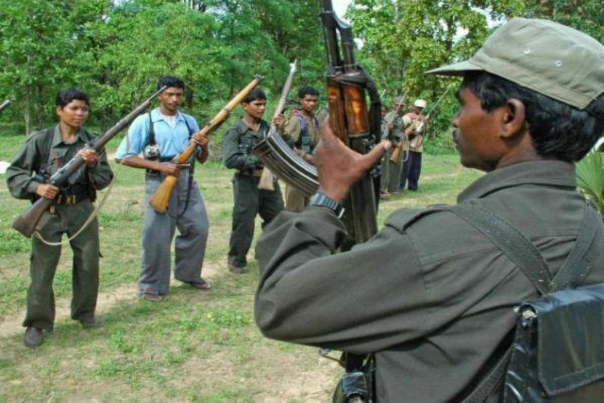Chhattisgarh Naxalites Surrender: पूरा हो रहा मोदी-साय का मिशन बस्तर!.. अब 19 नक्सलियों ने किया आत्मसमर्पण, इतना था लाल लड़ाकों पर इनाम