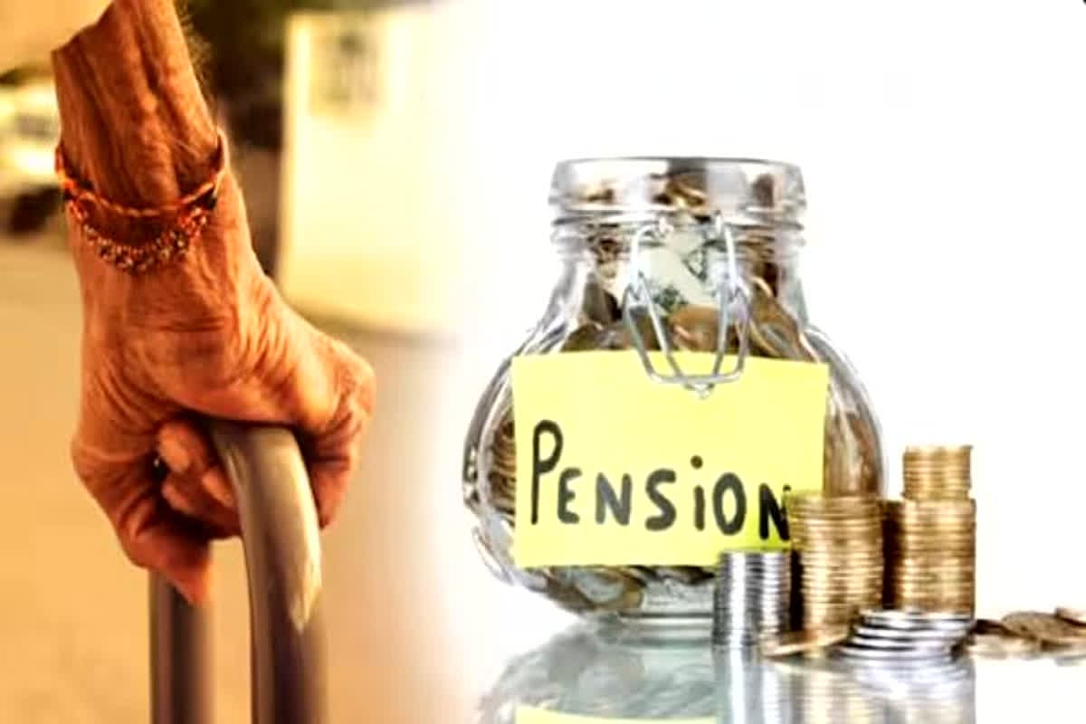 Govt Pension Schemes in India: बुढ़ापे का सहारा बनेगी ये सरकारी पेंशन स्कीम.. रिटायरमेंट के बाद मौज से कटेगा जीवन, आपके लिए कौनसा बेस्ट, देखें यहां