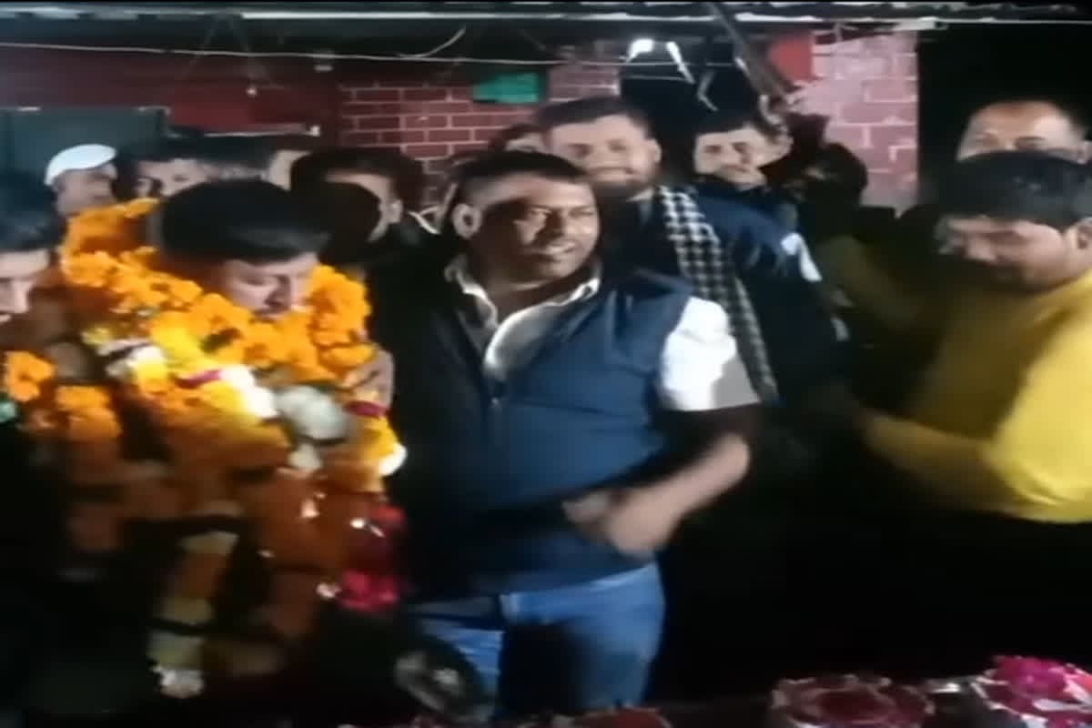Birthday Firing Video in Jabalpur : निगरानी शुदा बदमाश ने जन्मदिन पर एयरपोर्ट रोड पर की गोलीबारी, हर्ष फायरिंग का वीडियो हुआ वायरल