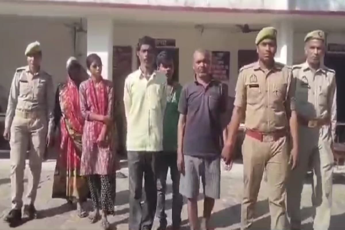 UP Crime : लव मैरिज करने से किया मना तो युवती ने की खुदकुशी, बदनामी से बचने परिजनों ने अपनी बेटी की लाश को यहां लगाया ठिकाने, जानें क्या है पूरा मामला