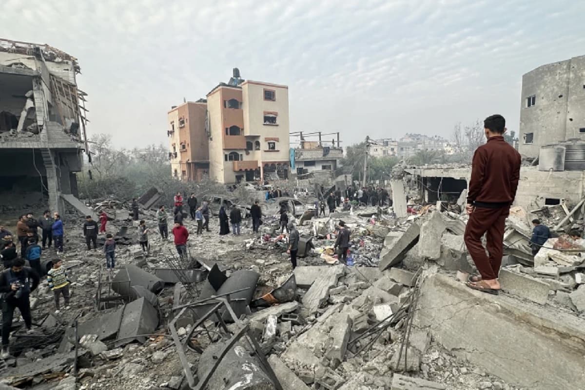 Israel and Hamas Ceasefire : 15 महीने बाद रुकेगी गाजा की जंग! इजरायल और हमास सीजफायर पर हुए राजी, बंधक बनाए गए लोगों की होगी रिहाई