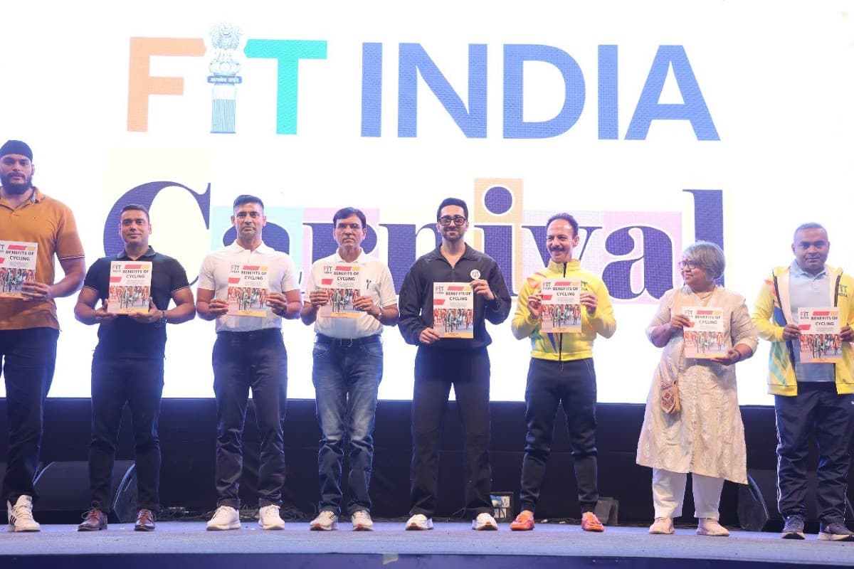 Fit India Icon Ayushmann Khurrana: बॉलीवुड एक्टर आयुष्मान खुराना बने ‘फिट इंडिया’ आइकन, सेहत के महत्व पर दिया जोर