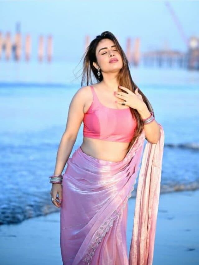 Neha Malik Hot Photo: नेहा मलिक ने देसी लुक में दिखाया बोल्ड अवतार, एक्ट्रेस के हुस्न के दीवाने हुए फैंस