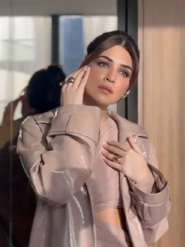 Kriti Sanon Photo: कृति सेनन का स्टाइलिश अवतार, बोल्ड मेकअप और ग्लैमरस लुक ने बटोरी सुर्खियां