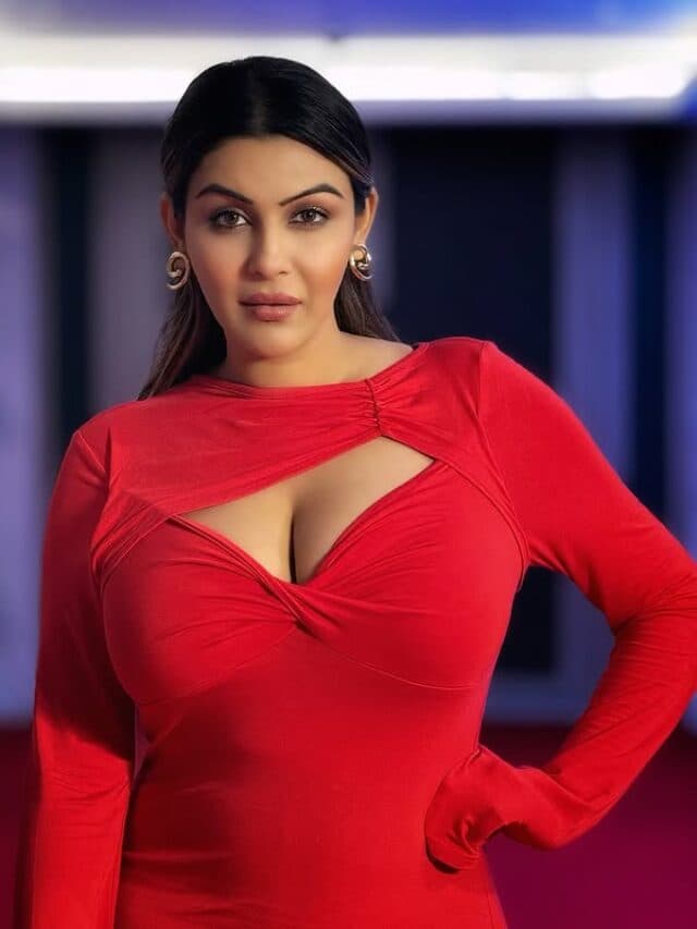 Yamini Malhotra Hot Look: रेड ड्रेस में यामिनी मल्होत्रा ने फ्लॉन्ट किया कर्वी फिगर, एक्ट्रेस की हॉटनेस के दीवाने हुए फैंस