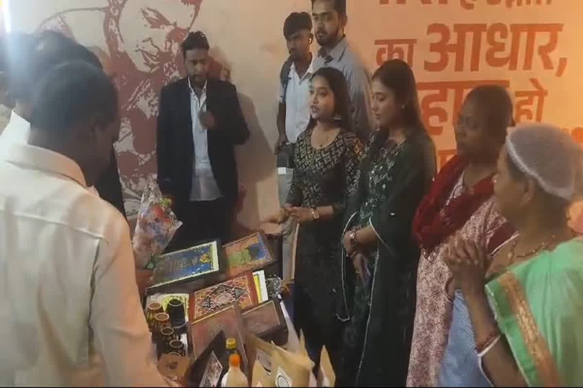 Korba News: यहां स्व-सहायता समूह की महिलाओं ने छत्तीसगढ़ी व्यंजनों से बढ़ाया लोकल फूड का गौरव, पेश की महिला सशक्तिकरण की मिशाल