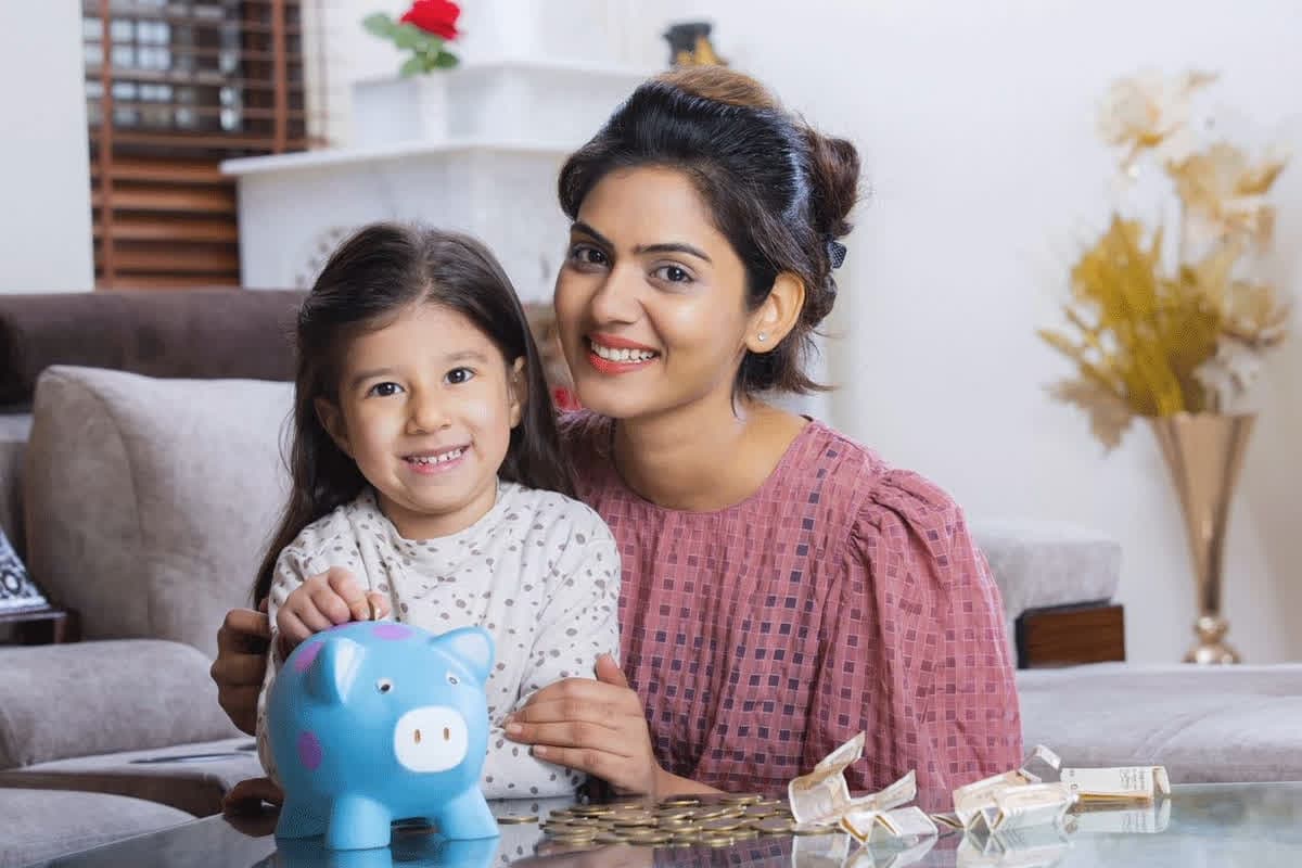 LIC Kanyadan Policy Calculator: छोड़ दीजिए बेटियों के भविष्य की चिंता.. ये पॉलिसी दूर करेंगी सारे टेंशन, मात्र इतने साल निवेश करने पर मिलेंगे 15 लाख रुपए