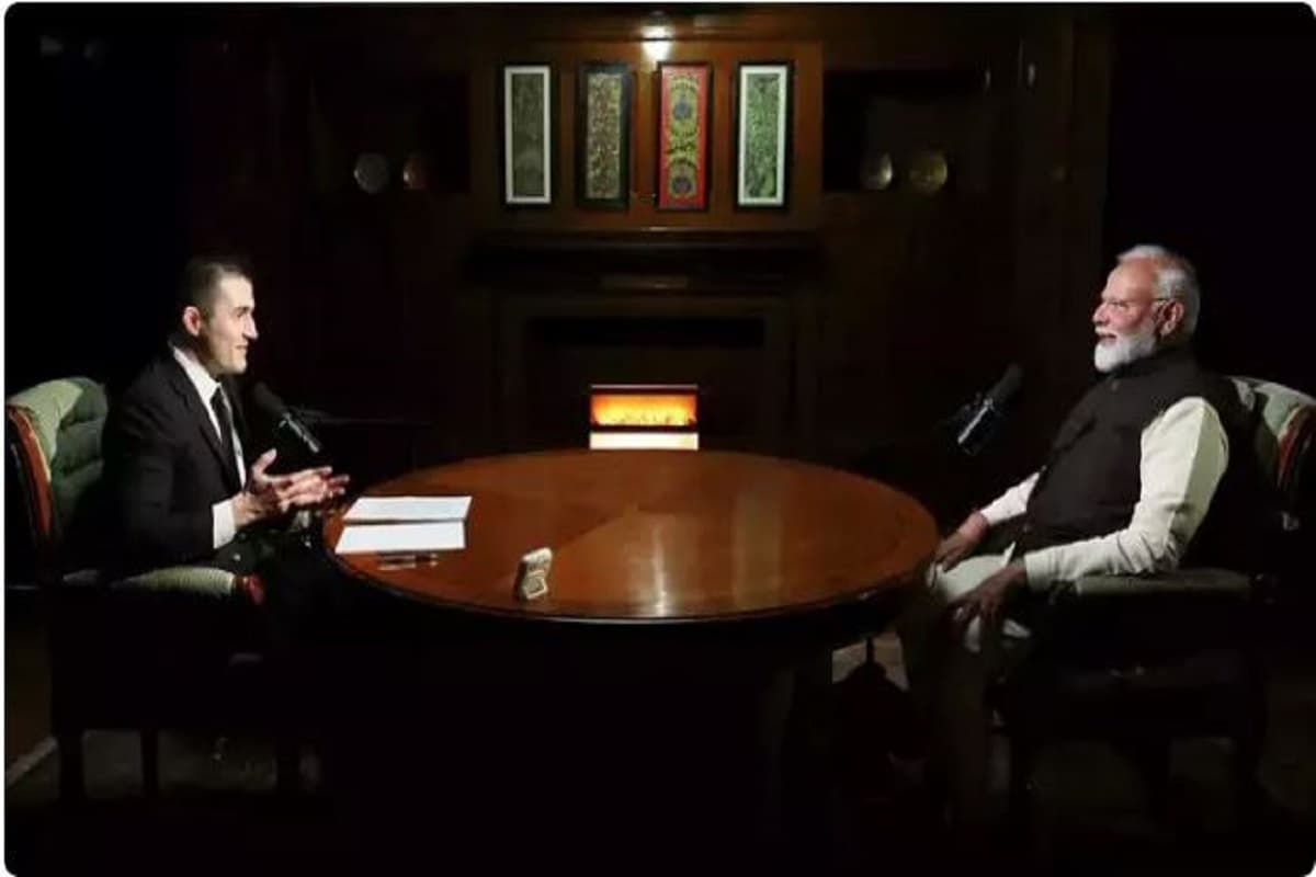 Congress on PM Modi Podcast: कांग्रेस ने पॉडकास्ट को लेकर पीएम मोदी पर साधा निशाना, कहा- ‘पाखंड की कोई सीमा नहीं’