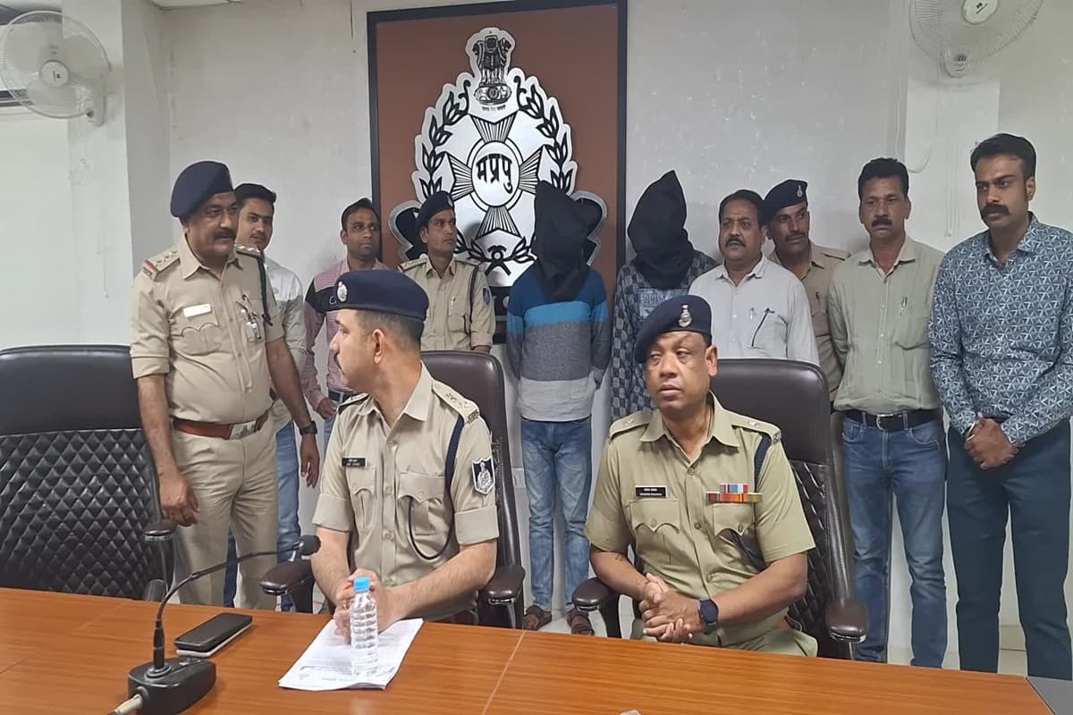 Cyber ​​Thugs Gang: साइबर ठगी करने वाले गिरोह का भंड़ाफोड़, 2 महिला समेत 6 आरोपी गिरफ्तार, जानें कैसे देते थे वारदात को अंजाम