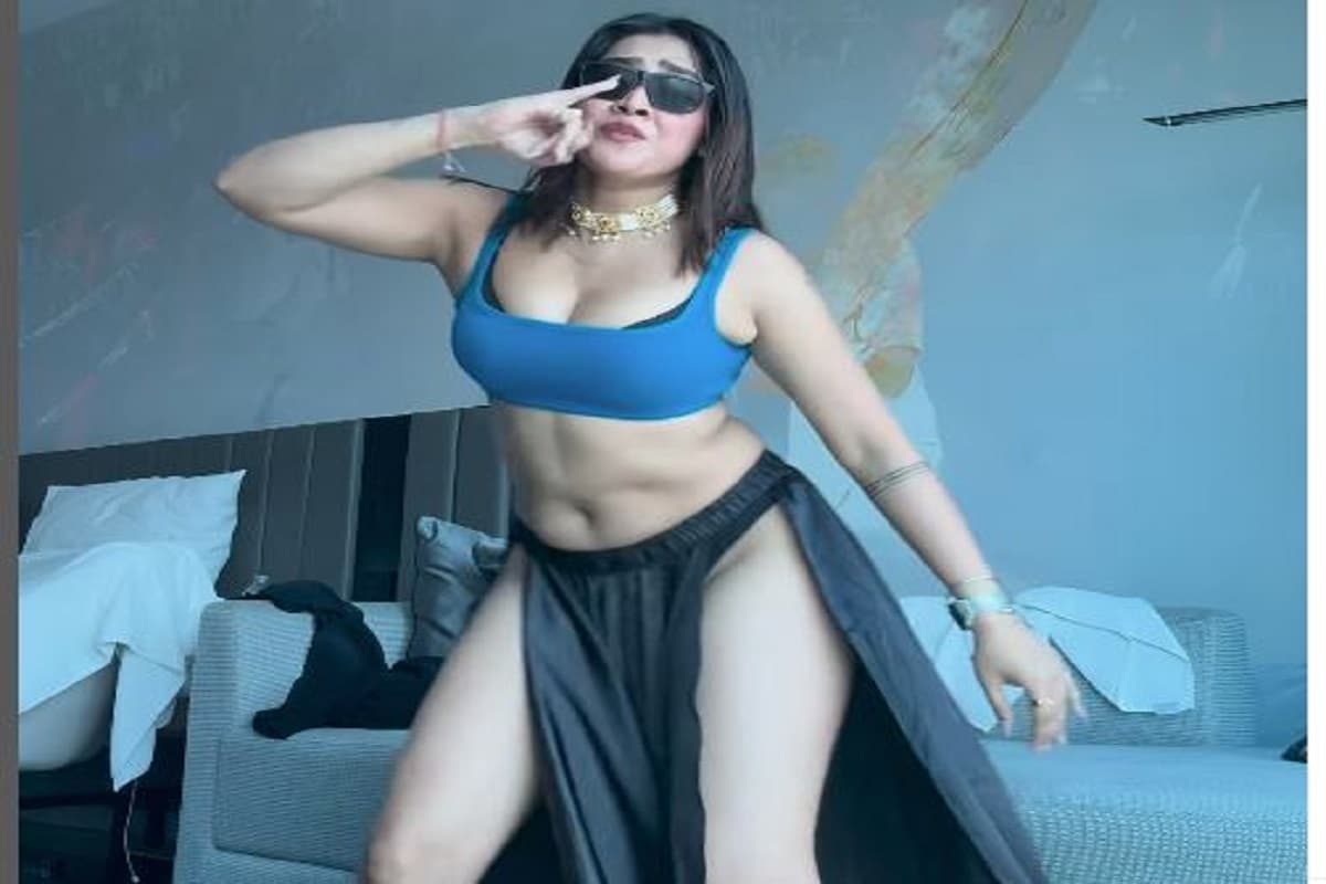 Hot sexy video : सोफिया अंसारी का हॉट सेक्सी वीडियो वायरल, बोल्ड और कातिल अदाएं देख फैंस हुए मदहोश