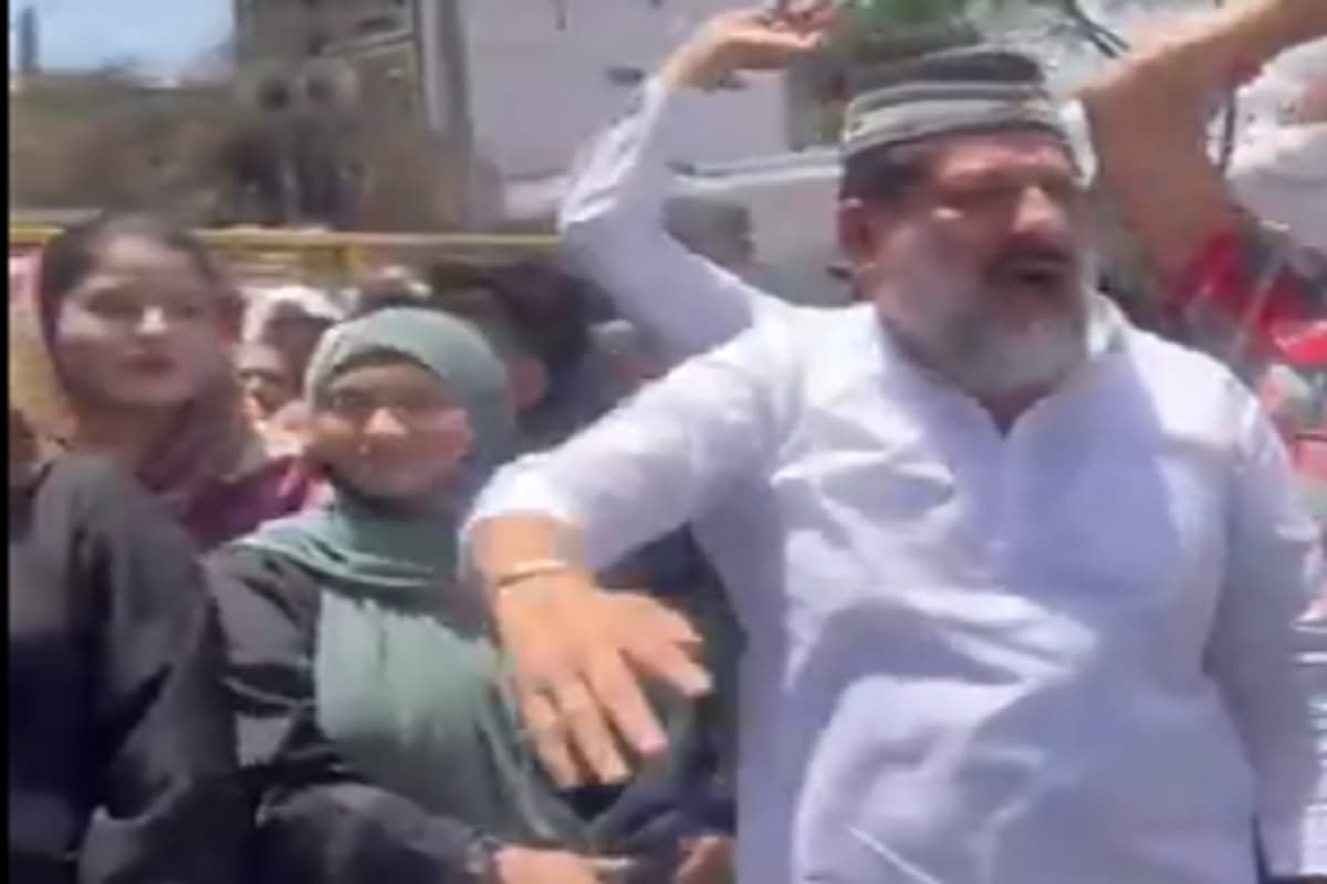 Pahalgam Terror Attack: कांग्रेस विधायक आरिफ मसूद ने फूंका आतंकवाद का पुतला, कहा- सरकार के साथ खड़े हैं हम, PM मोदी 56 इंच का सीना दिखाएं