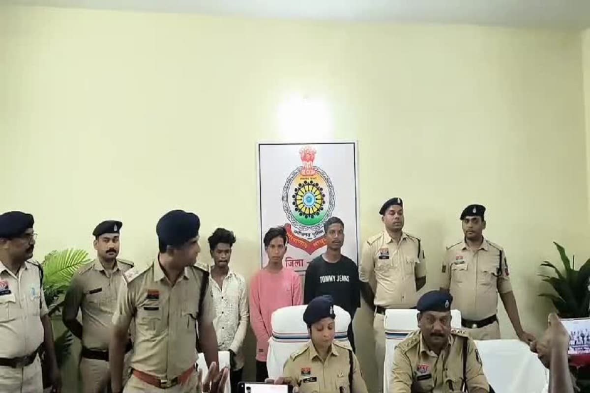 CG Crime news: तीन दोस्तों ने मिलकर ले ली एक दोस्त की जान, फिर नदी के रेत में दफन कर दिया शव, पुलिस ने किया खुलासा