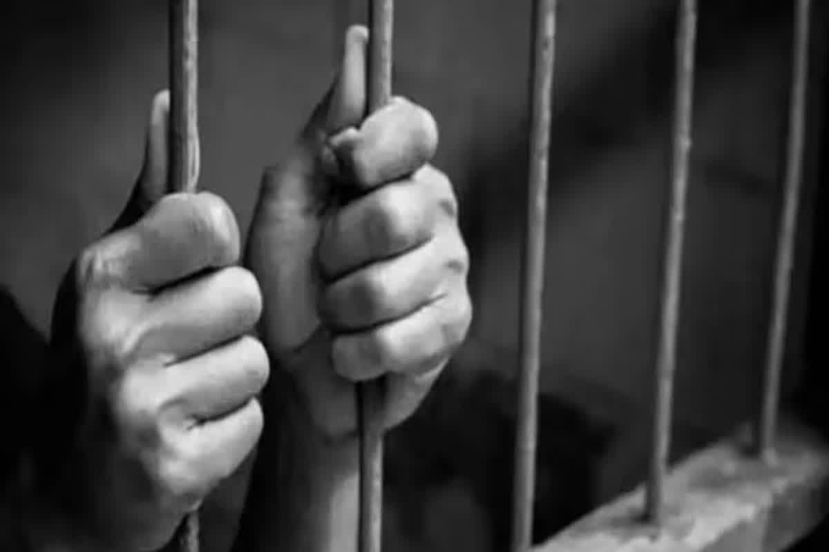 Love Jihad in Bilaspur: न्यायधानी में लव जिहाद.. कार्रवाई से डरकर पुलिस कस्टडी में आरोपी कर बैठा ऐसा कांड, मचा हड़कंप