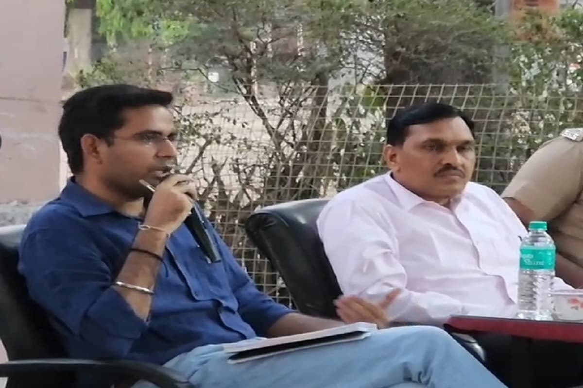MP News: ‘.. तो उसे सूरज-चांद नहीं देखने दूंगा’, धार्मिक उन्माद फैलाने वाले पर सख्त दिखें SDM, कहा- लगाएंगे ऐसी धाराएं कि…