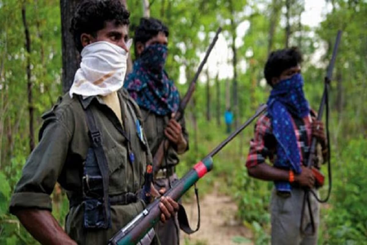 Narayanpur Naxal Encounter News Today: नारायणपुर के जंगल में फिर हुई नक्सली मुठभेड़, जवानों ने मार गिराए सीनियर लीडर, 6 लाख नगद, 11 लैपटॉप सहित भारी मात्रा में नक्सल सामाग्री जब्त