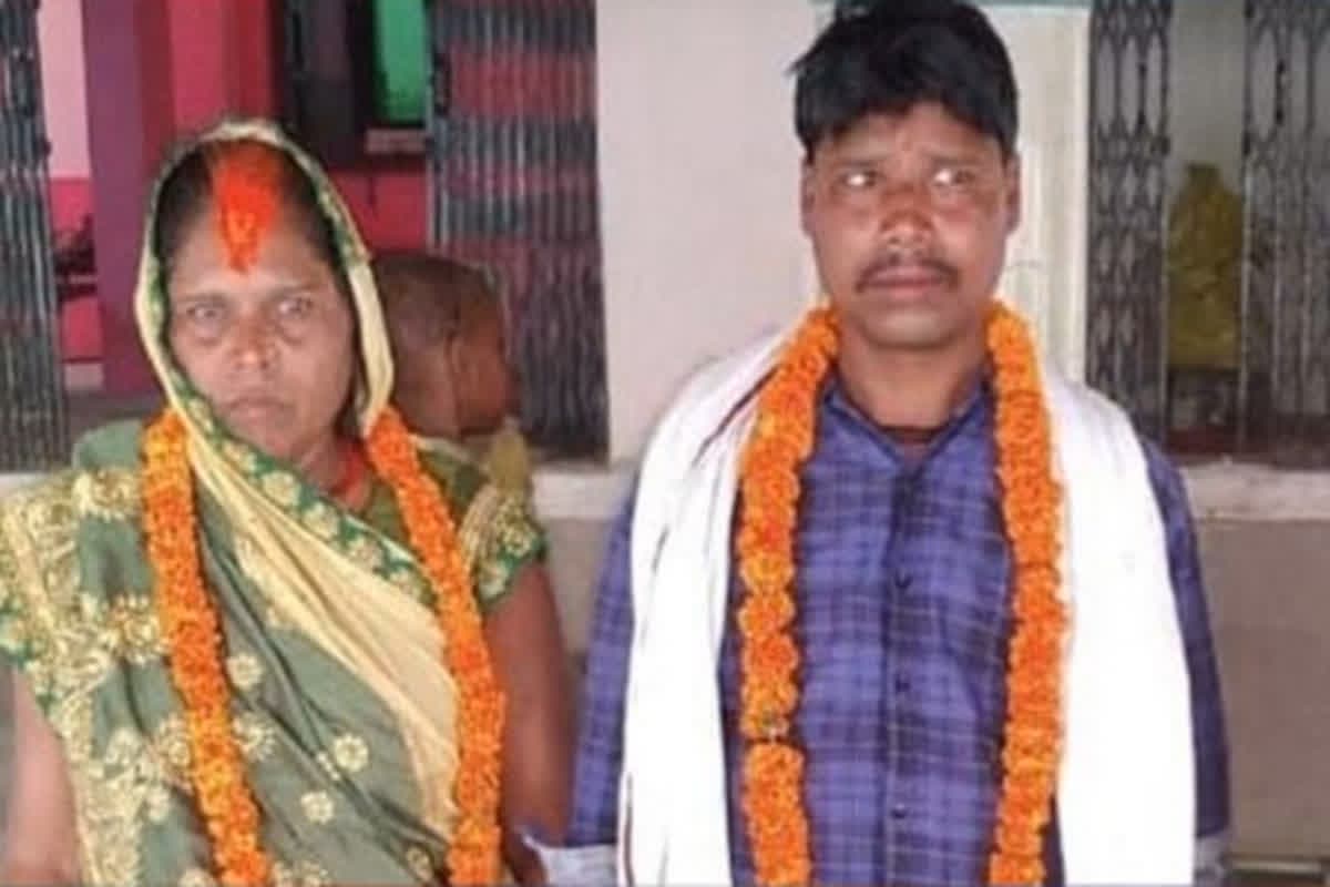 Dadi Pota Love Story: 52 साल की दादी को हुआ 25 साल के पोते से इश्क, प्यार चढ़ा परवान तो भाग कर रचाई शादी