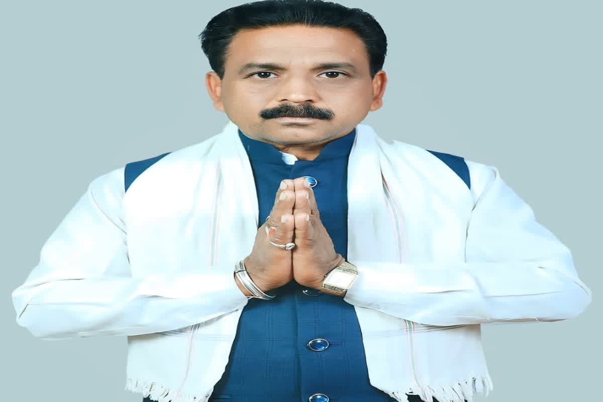 Janjgir-Champa News: बाइक से गिरकर हुई पूर्व सरपंच की मौत, गांव में पसरा मातम