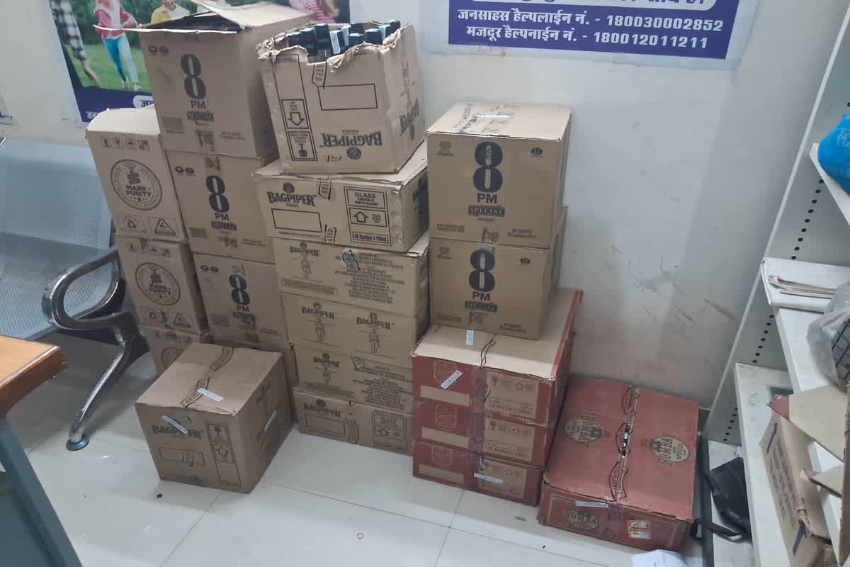 Liquor seized in Jabalpur: लग्जरी कार से शराब तस्करी करने वाले चढ़े पुलिस के हत्थे, 4 लाख का माल जब्त