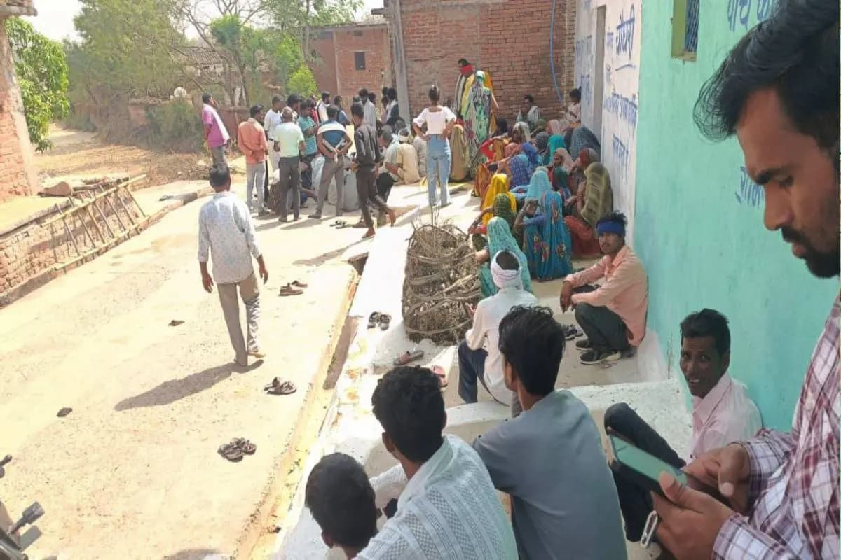 MP News: ‘पहले मेरे नाम पर करो जमीन’.. कलयुगी बेटे ने पिता का अंतिम संस्कार करने से किया इनकार, 23 घंटे तक पड़ी रही लाश